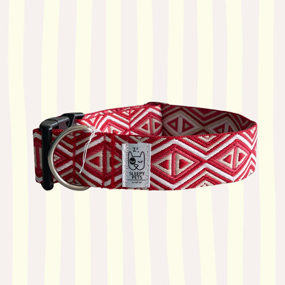 Collar bordado rombos rojos ancho 4cm